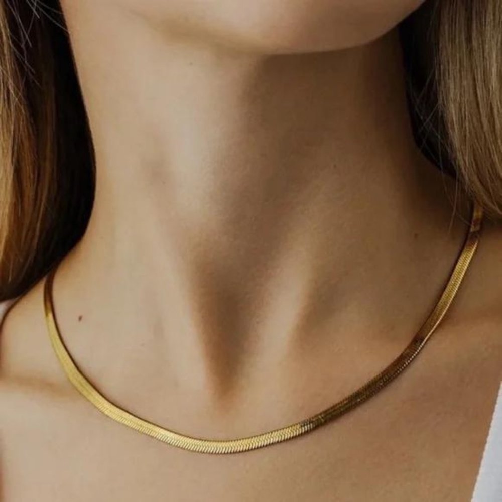 NEW 18K HERRINGBONE GOLD FLAT CHAIN NECKLACE, NICE NECKLACE, CUTE NECKLACE